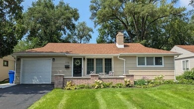 Building Photo - 110 N Knollwood Dr