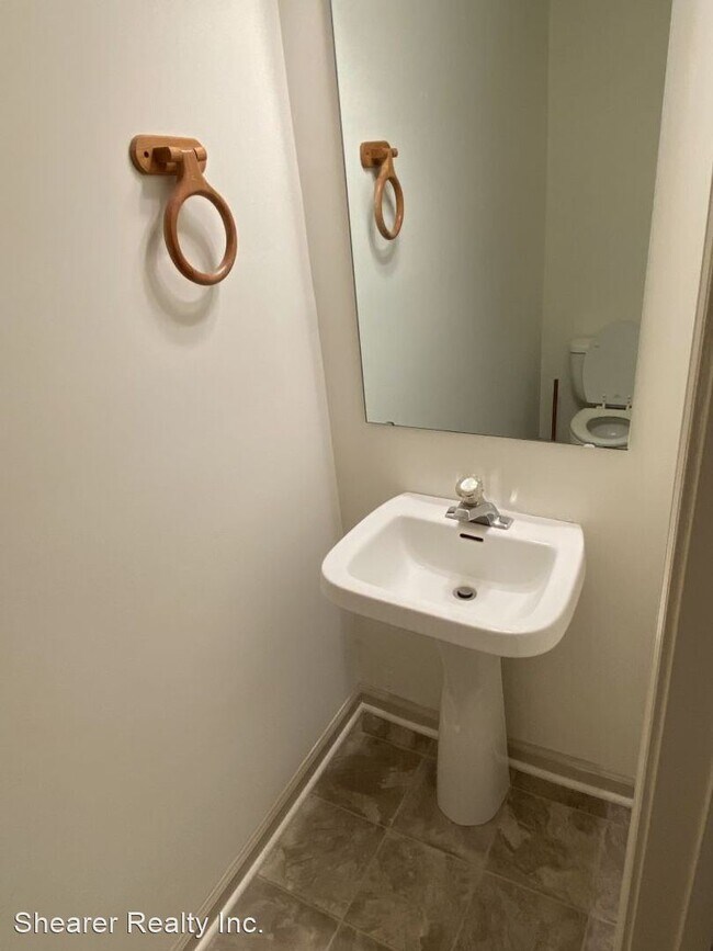 Building Photo - 2 br, 2.5 bath House - 2023 Lennox Square ...