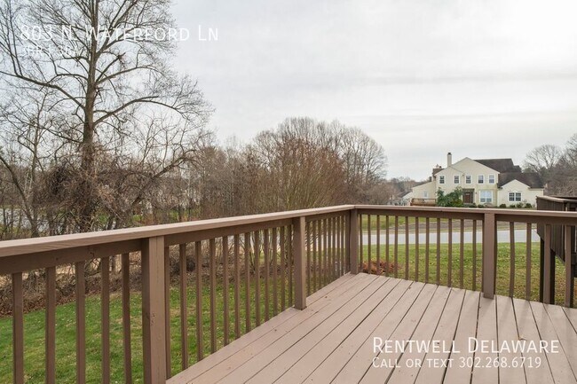 Building Photo - 803 N Waterford Ln