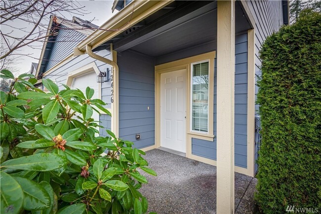 Building Photo - Adorable 3 bedroom-2.5 bath Townhouse