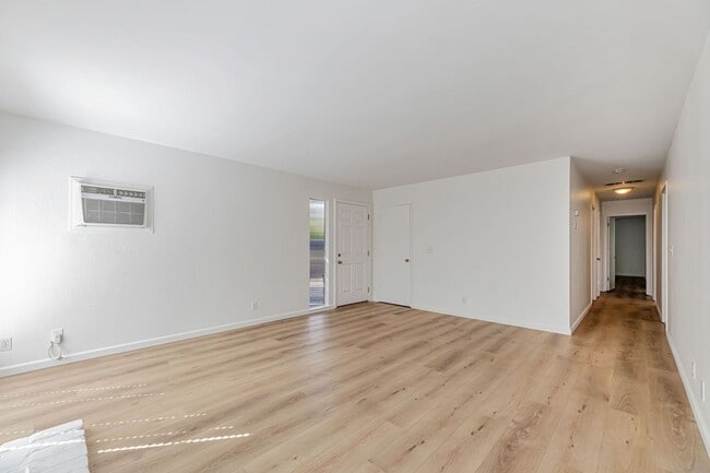 Building Photo - 652-654 Vasona Ave