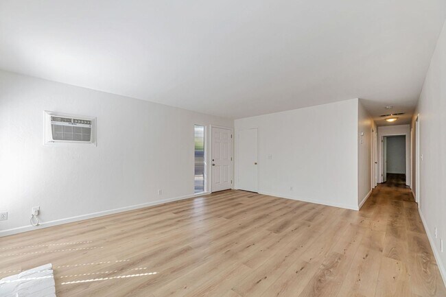 Foto del edificio - 652-654 Vasona Ave