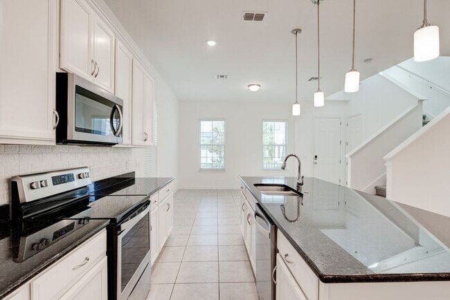 Foto del edificio - Four Bedroom Winter Garden Watermark Home!