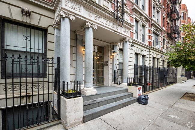 Building Photo - 116-118 W 112th St