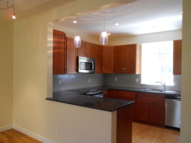 Building Photo - 86 Griggs Rd