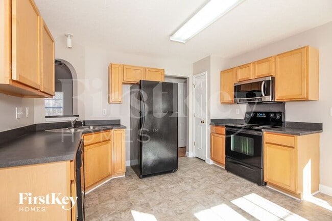 Building Photo - 634 Longacre Dr