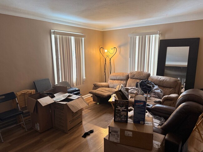 Foto del edificio - 21410 Clare Ave