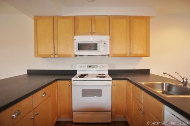 Foto del edificio - 32 Oakwood Ave