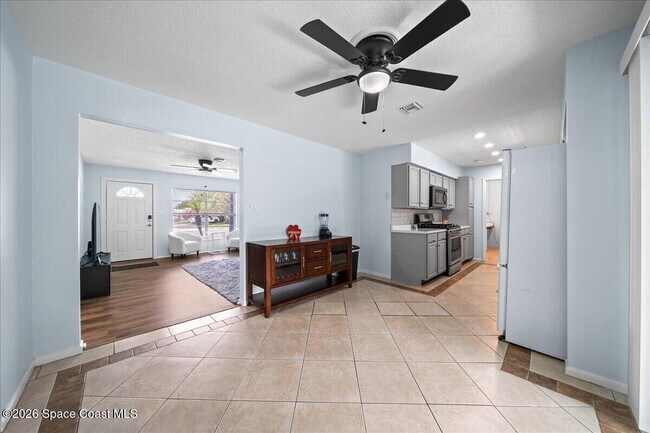 Foto del edificio - 2965 Barna Ave