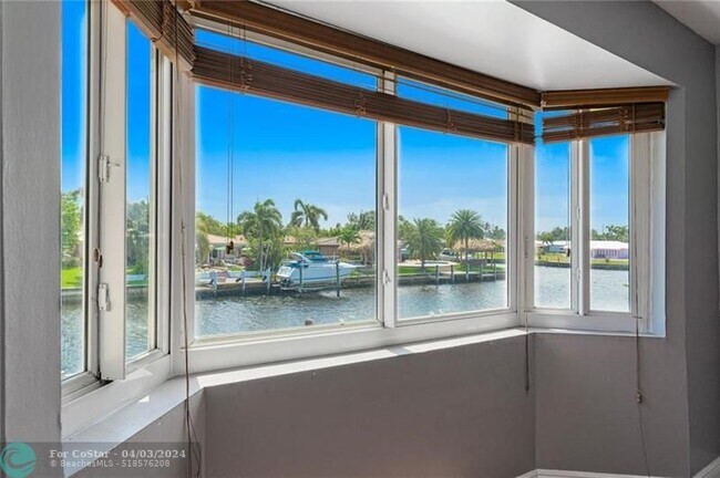 Foto del edificio - 840 Pine Dr