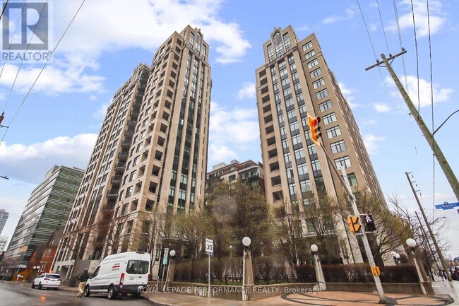 Building Photo - 235-1235 Kent St