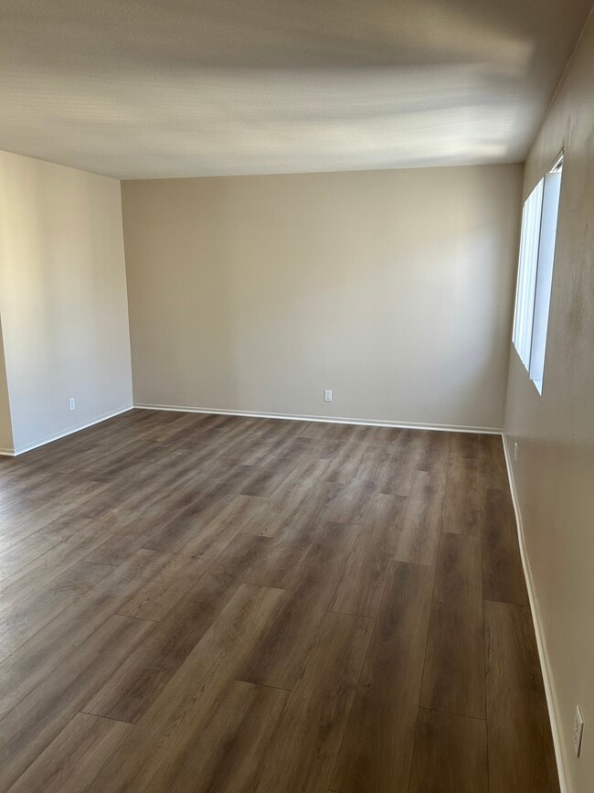Building Photo - 363 Orizaba Ave