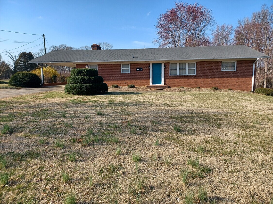 Primary Photo - 3925 Kernersville Rd