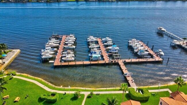 Foto del edificio - 145 Yacht Club Way