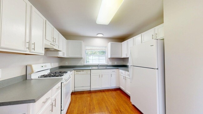 Building Photo - 3120 Promenade Cir