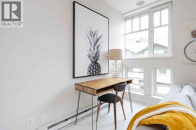 Building Photo - 1072 Hamilton St