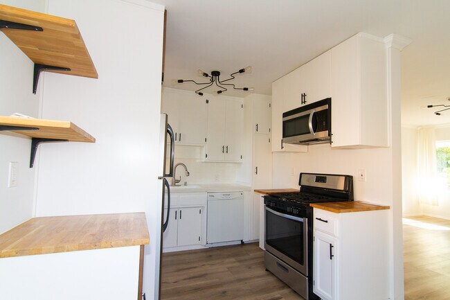 Building Photo - 4137 Wade St