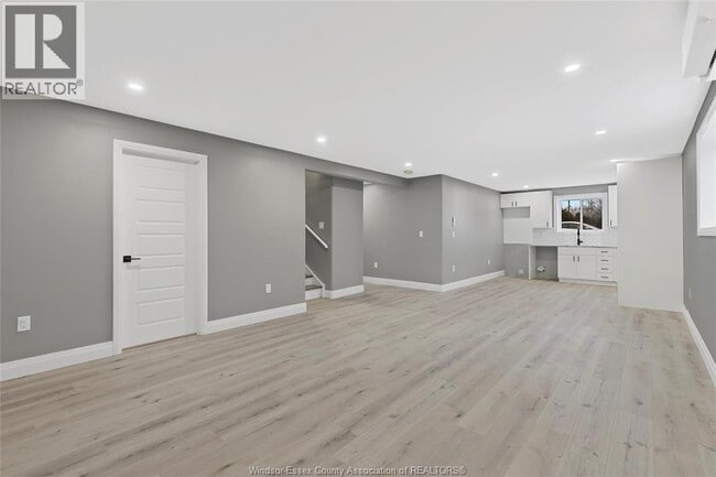 Building Photo - 302 Kempt St