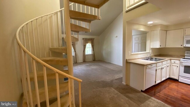 Building Photo - 20521 Shadyside Way