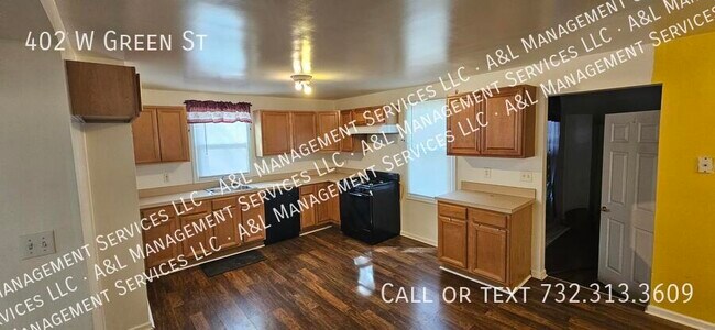 Foto del edificio - 402 W Green St