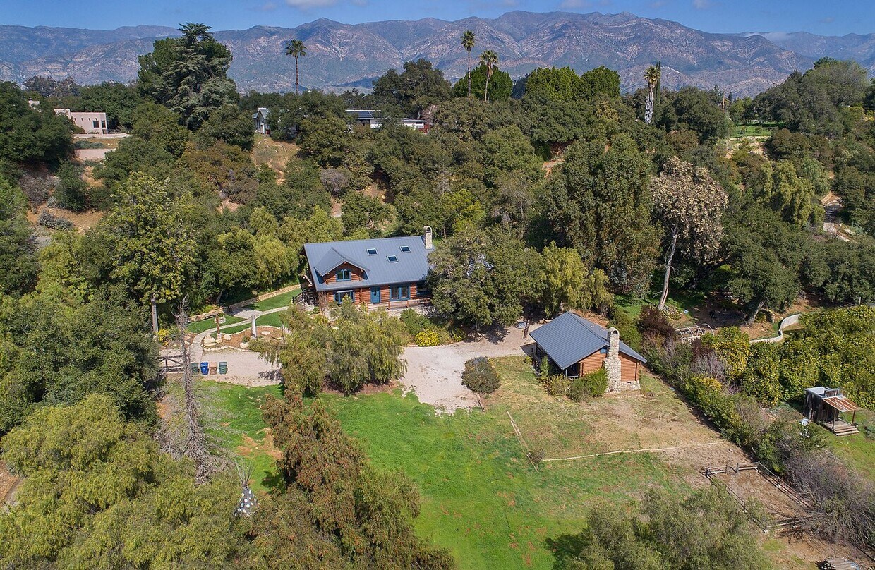 Primary Photo - Ojai hideaway!