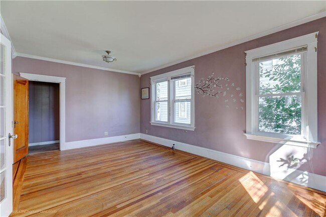 Building Photo - 270 Mt Pleasant Ave