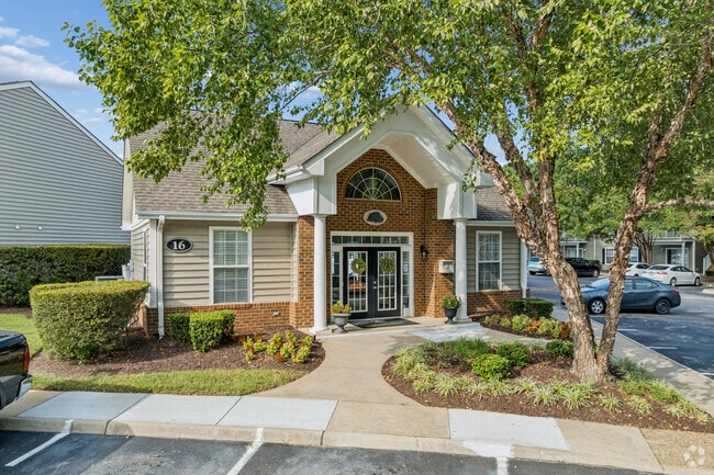 Building Photo - Hillpoint Woods Apartments