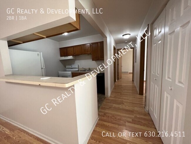 Foto del edificio - ***MARENGO 2 BDRM - 1 BTH / COIN LAUNDRY I...