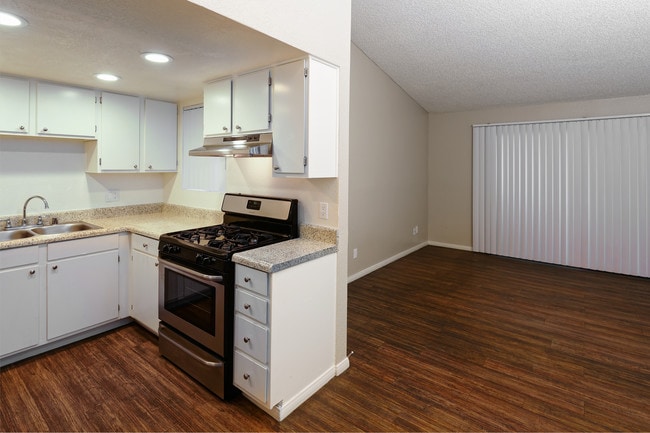 Estancia Apartments Ontario, CA