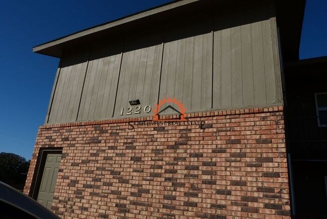 Building Photo - Super cute 2 bedrooms 1 bath apartment.