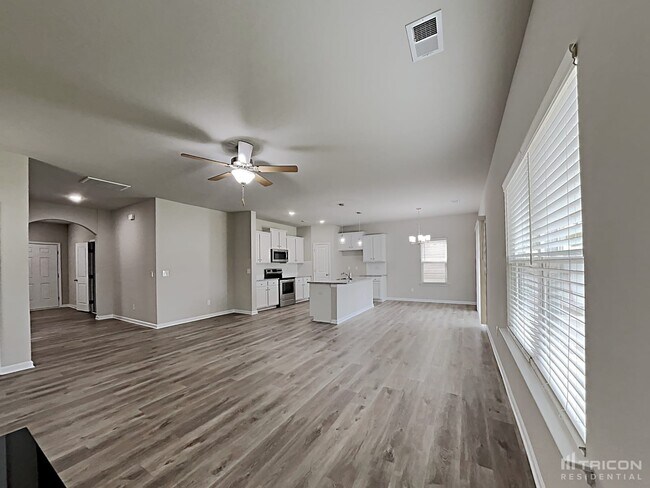 Building Photo - 209 Spring Knoll Dr