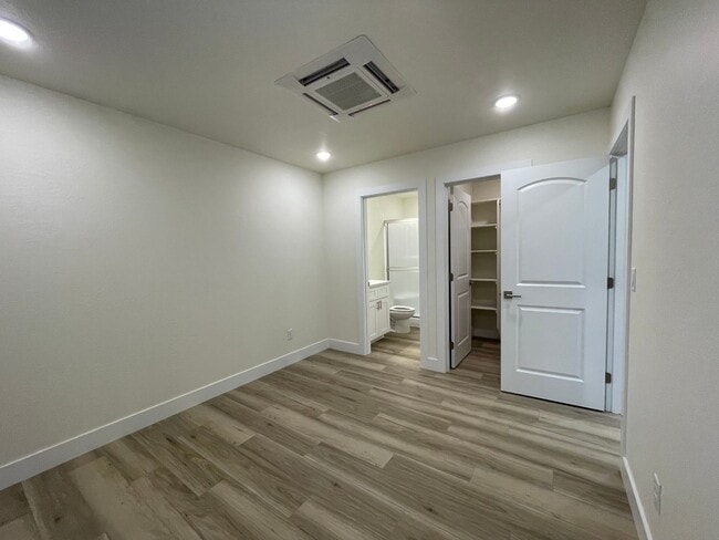 Building Photo - 410 4th St