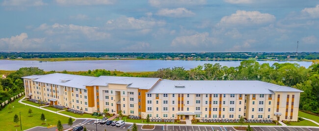 Building Photo - Saunders Lakefront Living