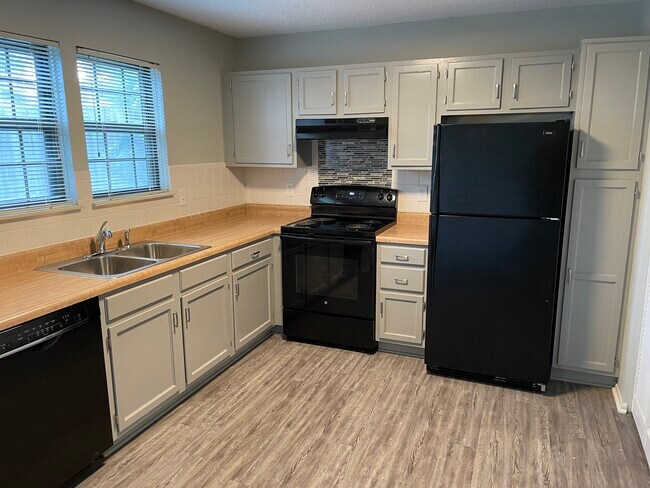 Foto del edificio - 8278 NW Barrybrooke Dr