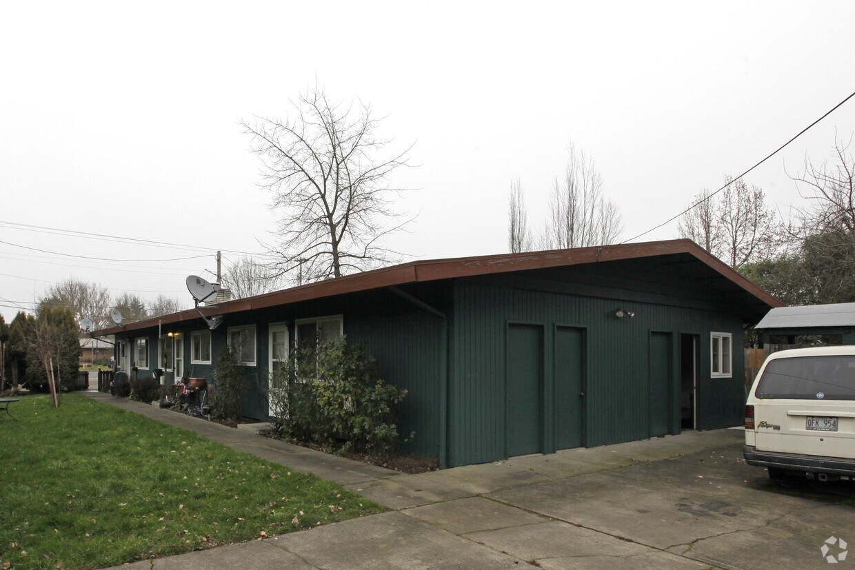 Primary Photo - 14610 SW Farmington Rd