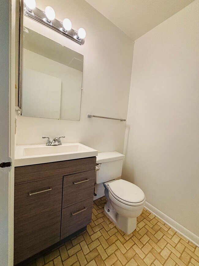 Foto del edificio - 3 Bedroom 2.5 Bath Townhouse