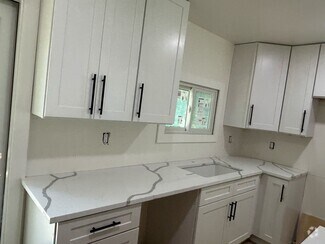 Building Photo - 2625 Santa Barbara Dr NW