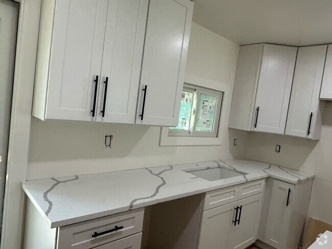 Building Photo - 2625 Santa Barbara Dr NW