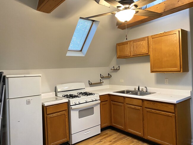 Building Photo - 2901 N Seeley Ave