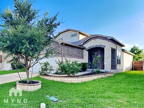 Building Photo - 14000 Osmarea Dr