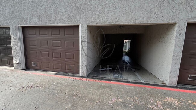 Foto del edificio - 3054 Gladstone St