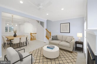 Building Photo - 2737 Manhattan Pl