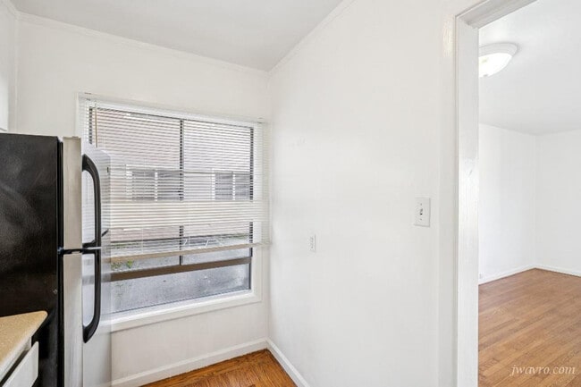 Building Photo - 80 Terra Vista Ave