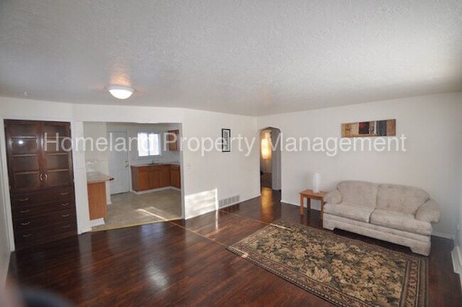Building Photo - 11221 E Alki Ave