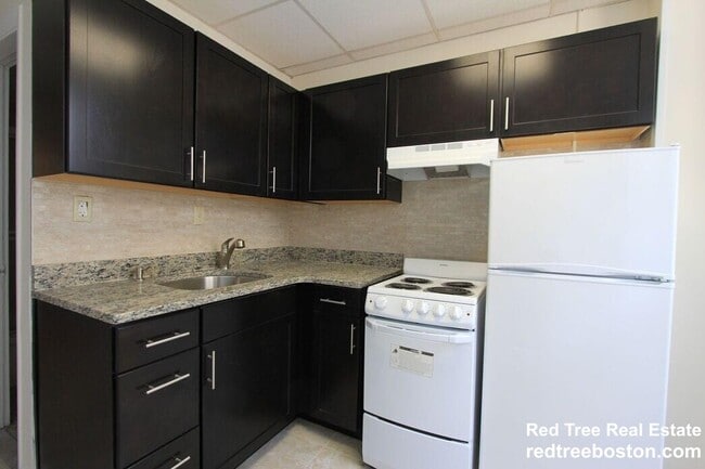 Building Photo - 62 Boylston St