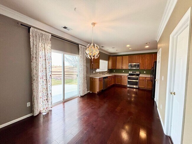 Foto del edificio - 16800 E Hollow Horn Ave