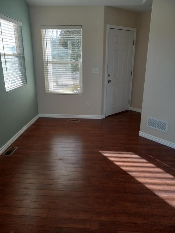Building Photo - 411 Lilac Ave
