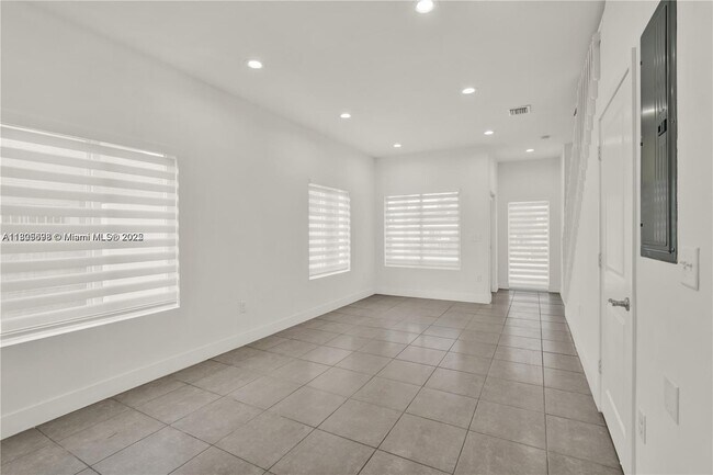 Foto del edificio - 6323 NW 1st Pl