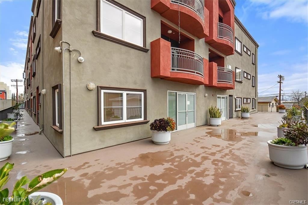2 br, 2 bath Condo 11124 Burbank Blvd Ap... Condo for Rent in Los Angeles, CA