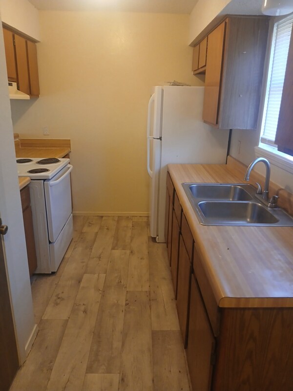 Foto del edificio - 4301 Yorkshire Dr